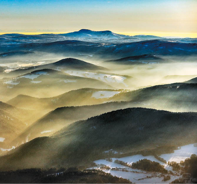 Kniha “ esk republika 2020 - Libor Sv  ek" - vyd n  1., rok 2020