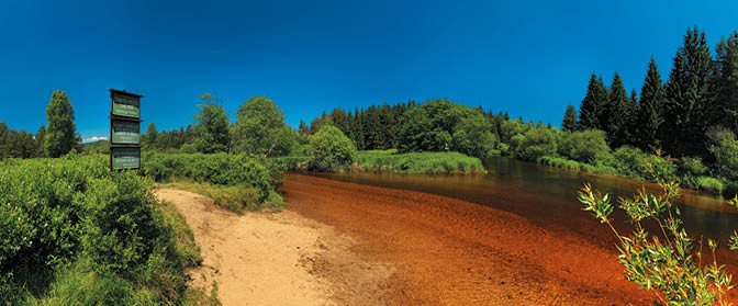 Kniha “VLTAVA - Libor Svacek" - vydani 1., rok 2011 Photographer: Libor Svacek; box@fotosvacek.cz; Mobile: +420 602428001; 