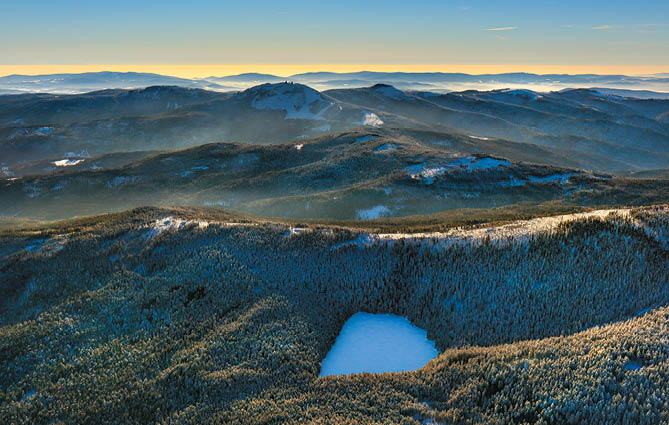 Kniha “ esk republika 2020 - Libor Sv  ek" - vyd n  1., rok 2020